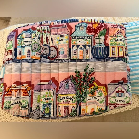 Oversized Pouch Duo in Lenox Spice Village X PrintFresh - Picture 4 of 6